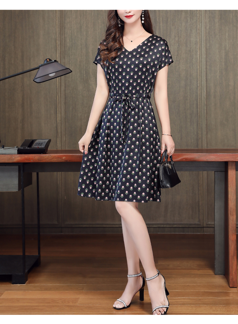 戈赛亚(gesaiya)轻奢品牌品牌真丝桑蚕丝连衣裙女夏短款小个子波点v领