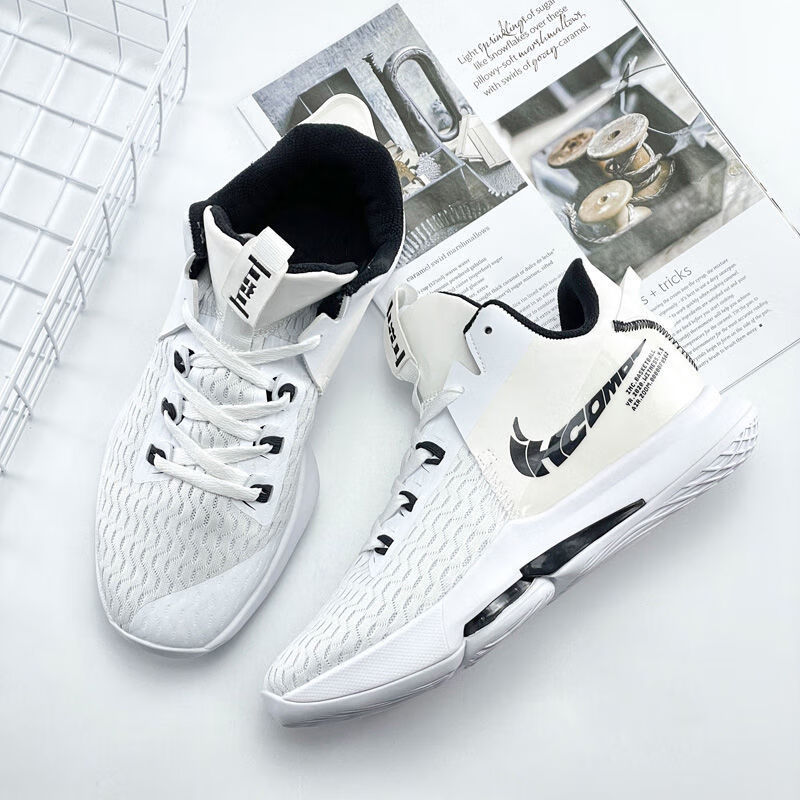 官方舰店詹姆斯篮球鞋见证着5代战靴黑紫金中帮防滑减震五代全明星黑