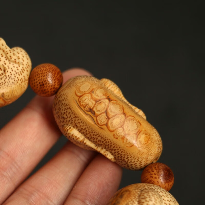 纯手工文玩竹根雕罗汉竹制手串 雕刻"喜怒哀乐愁"手把件手持男款 图片