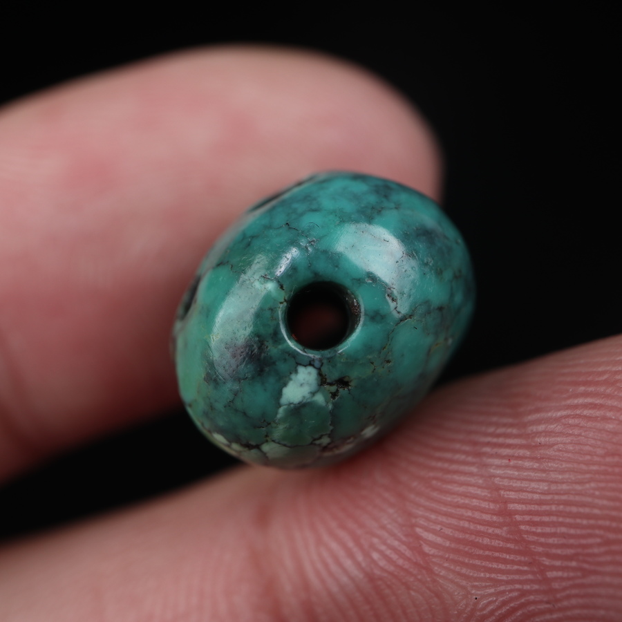 梵隅藏式绿松石雕刻尸陀林主阿呆背云佛珠配饰