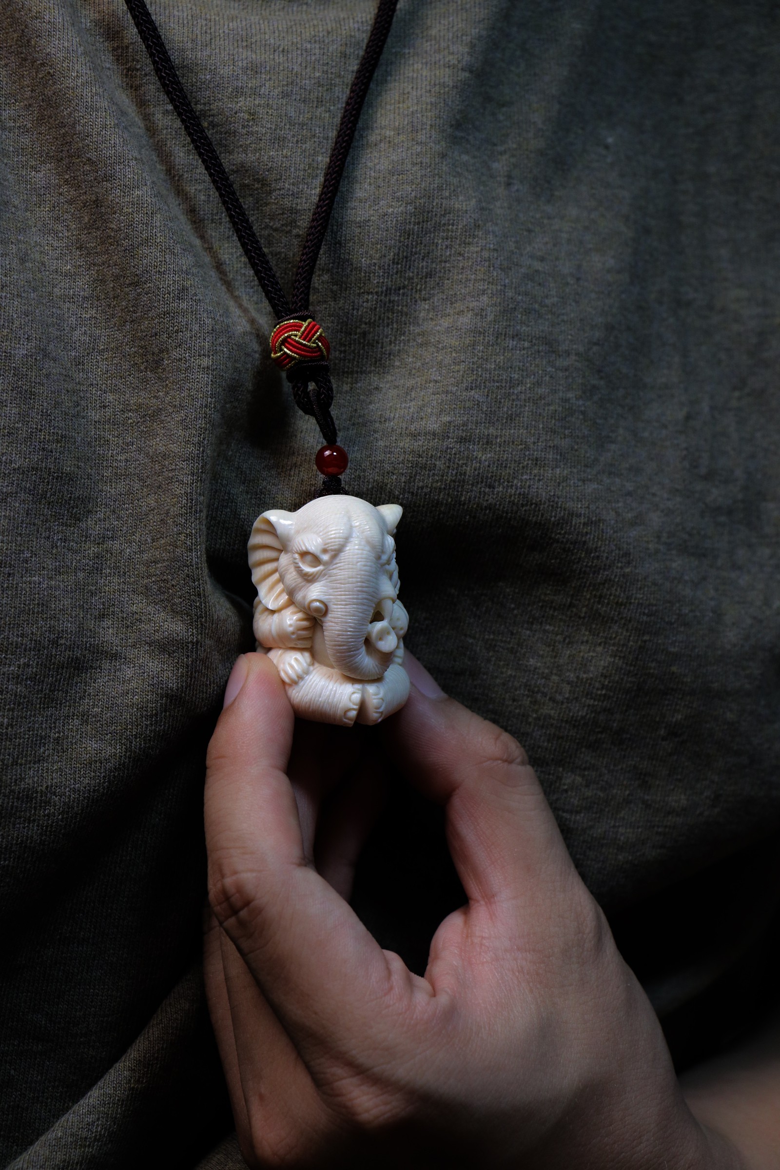 猛犸牙雕象鼻财神挂件吊坠原创款 猛犸象吊坠挂件 克重31