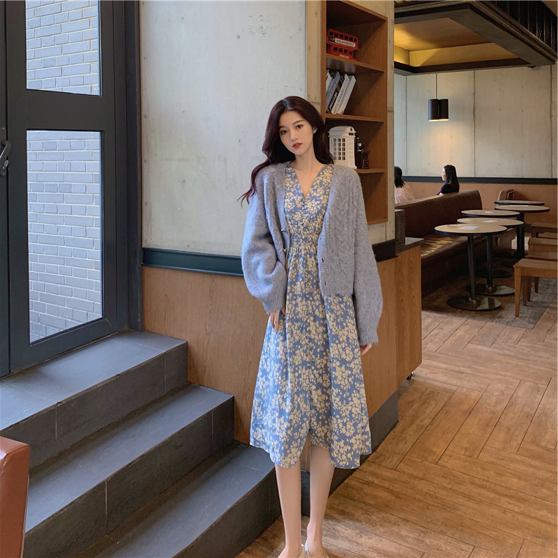 mad cortes 原创设计感2021年春季女士新款法式蓝色茶歇碎花连衣裙