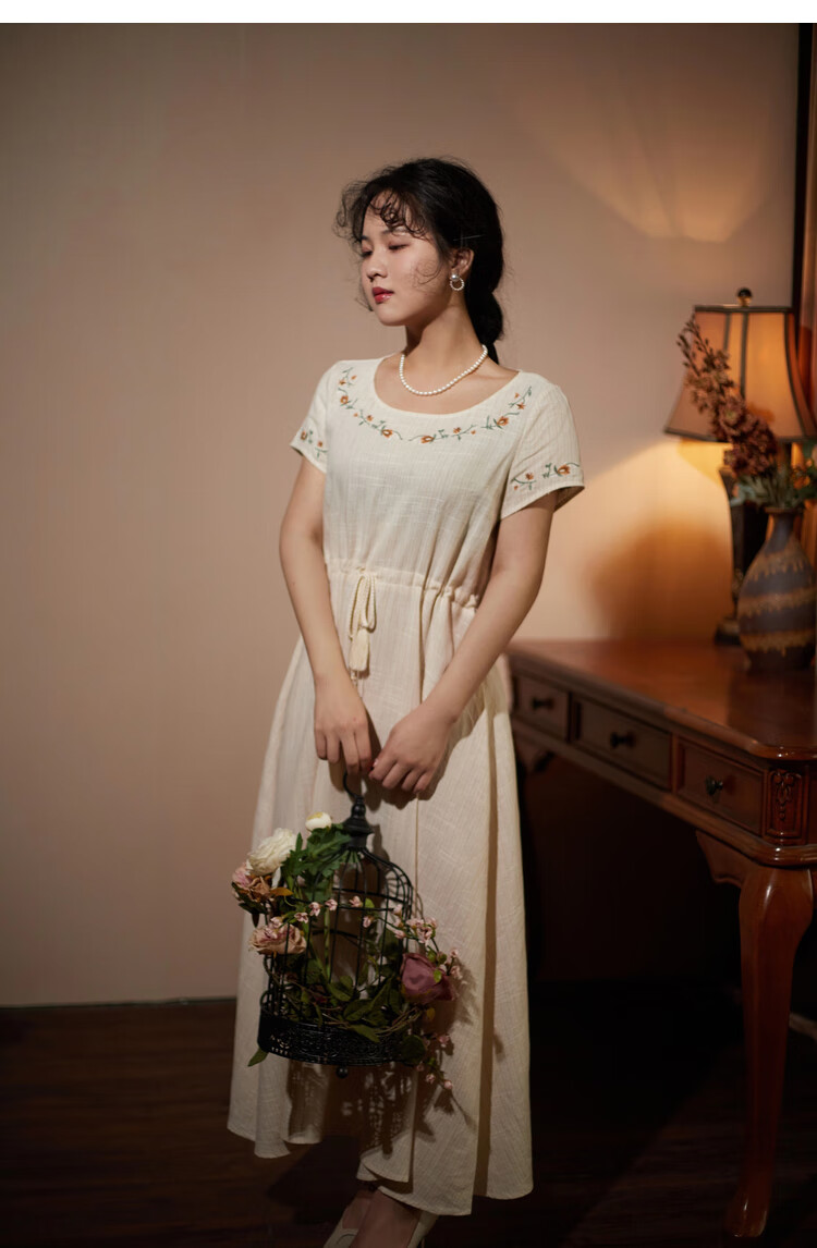 固执2021夏季新款女装文艺复古绣花系带短袖中长款连衣裙 米色条纹