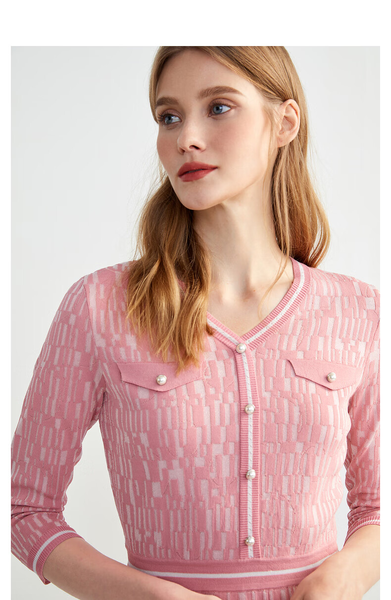 2021年春季新款法式气质高腰显瘦珍珠扣羊毛针织打底连衣裙 雾霾粉色