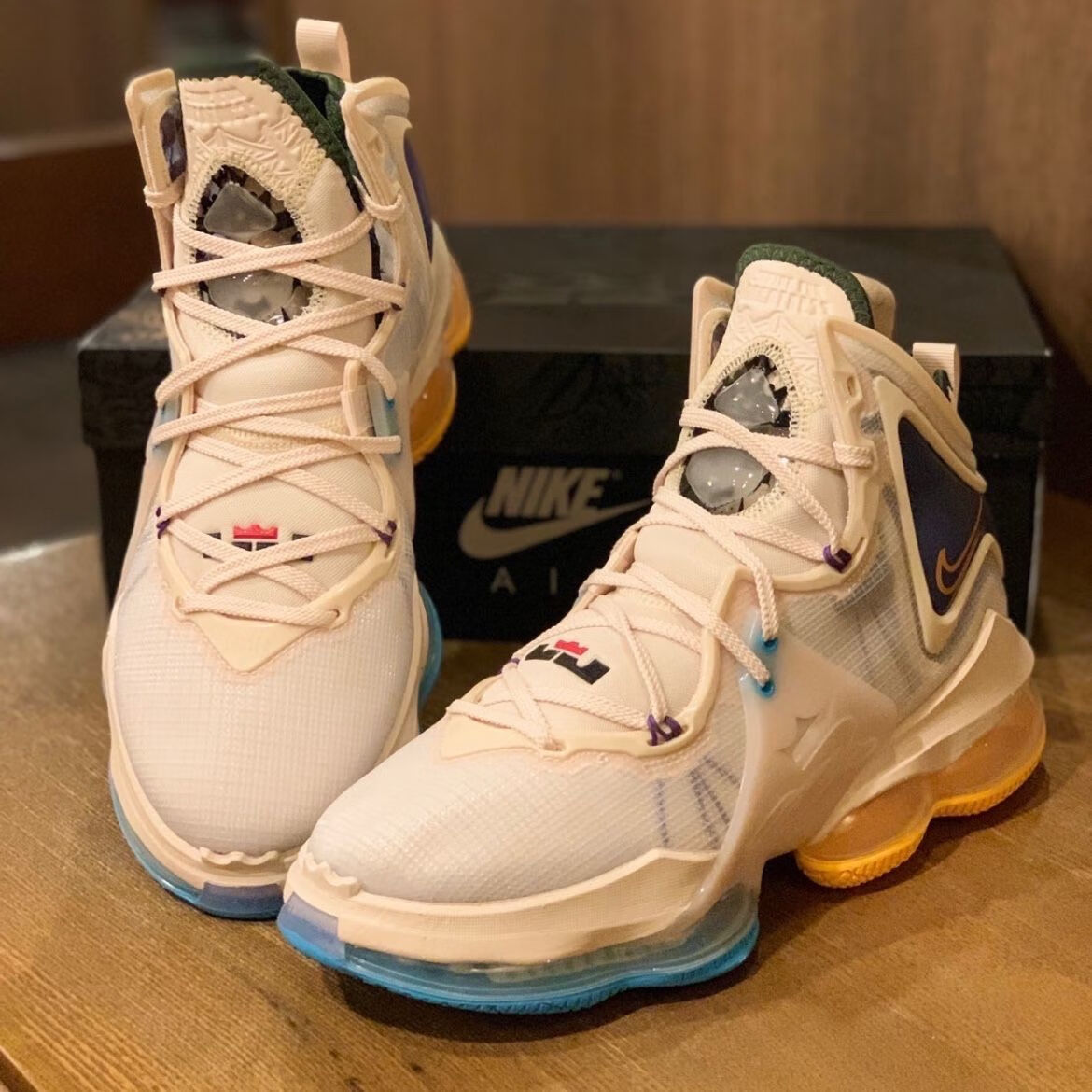【自营官方旗舰店】lebron 19詹姆斯19代米白男女实战减震篮球鞋官网