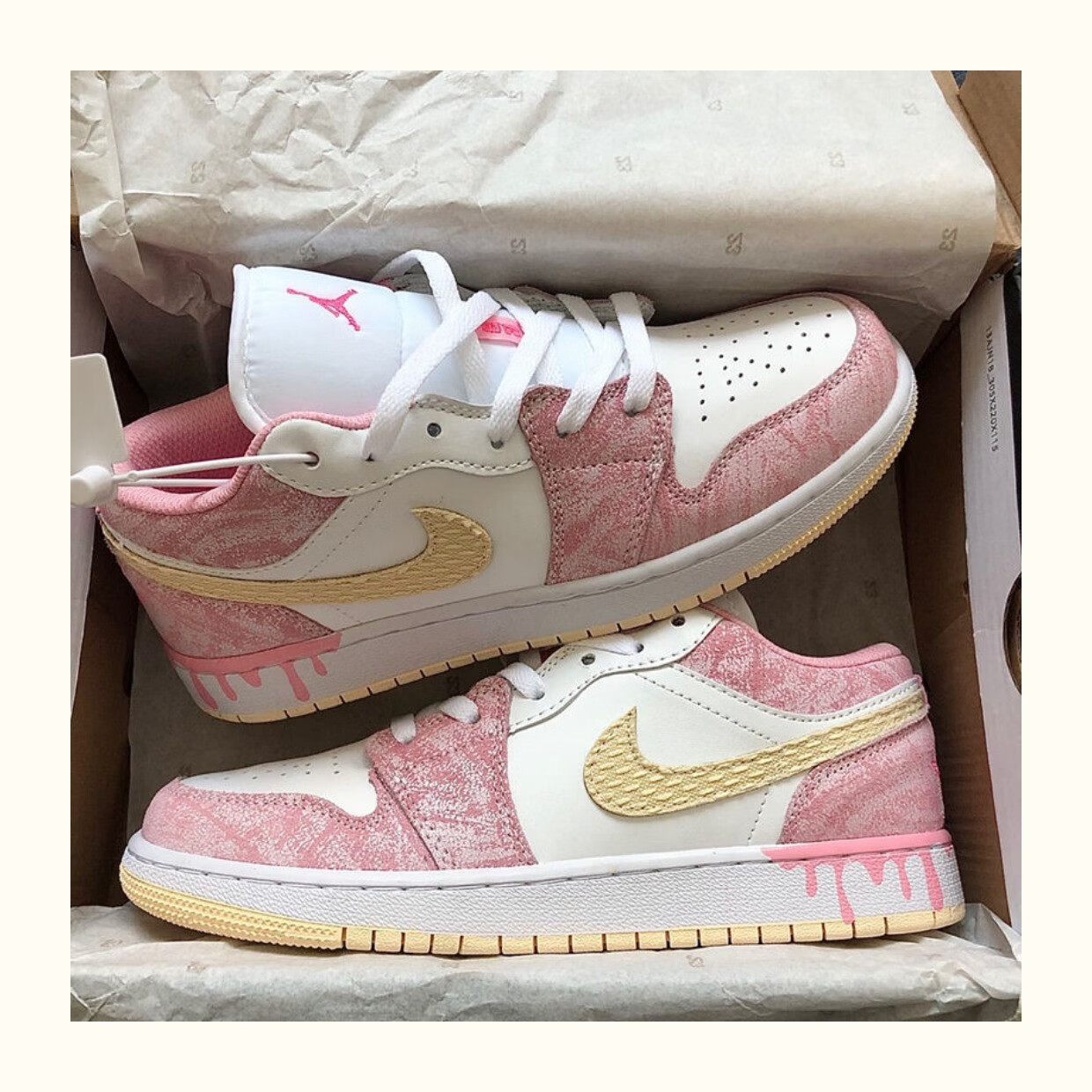 耐克(nike)aj女鞋情人节限定板鞋dunk芝加哥红色婚鞋柏调大友克洋aj男