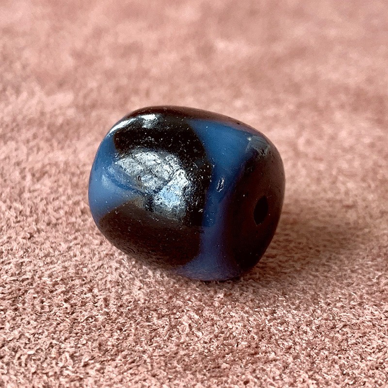 西藏密宗虎牙天珠高油蓝沁风化配饰手串隔珠吊坠玛瑙达洛桶珠高油蓝底