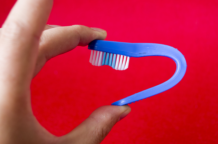 监狱看守所劳改戒毒所精神科医院通用安全手指软柄胶犯人专用牙刷 硬