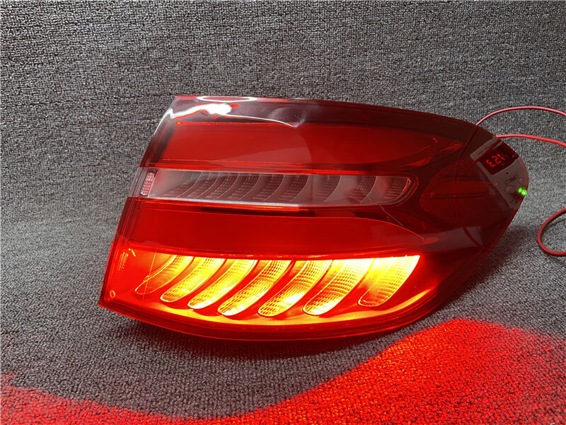 大亦适用奔驰glc尾灯glc200刹车灯glc260灯罩glc300倒车灯w253后尾灯
