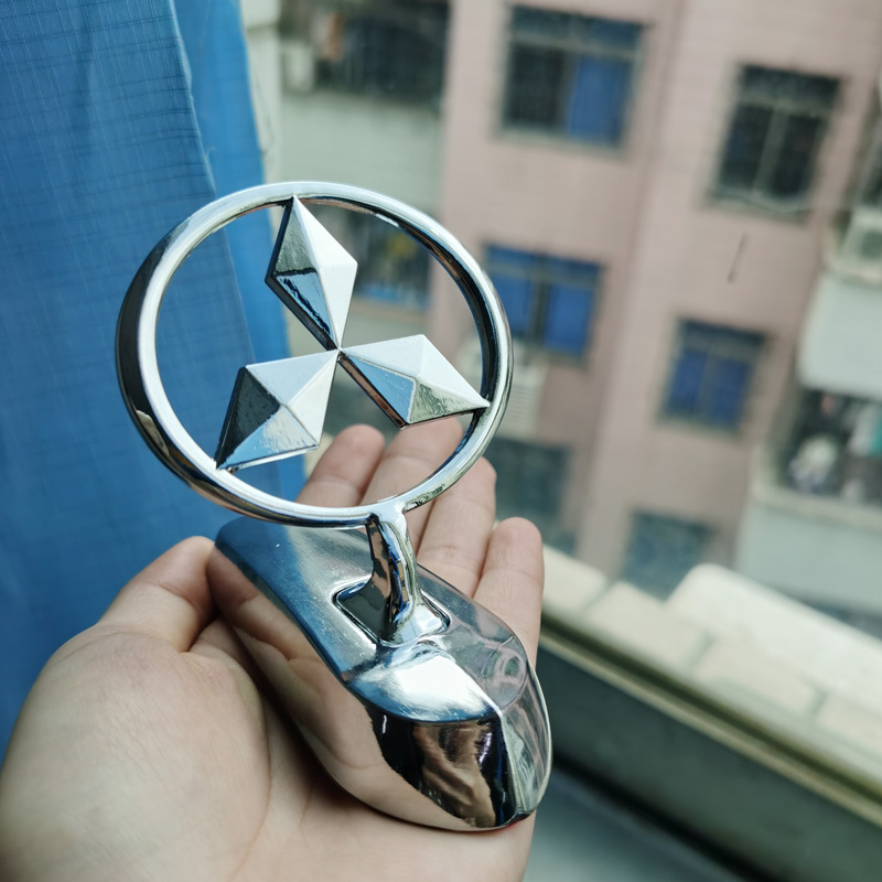 帕杰罗v31v32 v33v46v73v97引擎机盖车标立标 三菱立标【银金】【图片