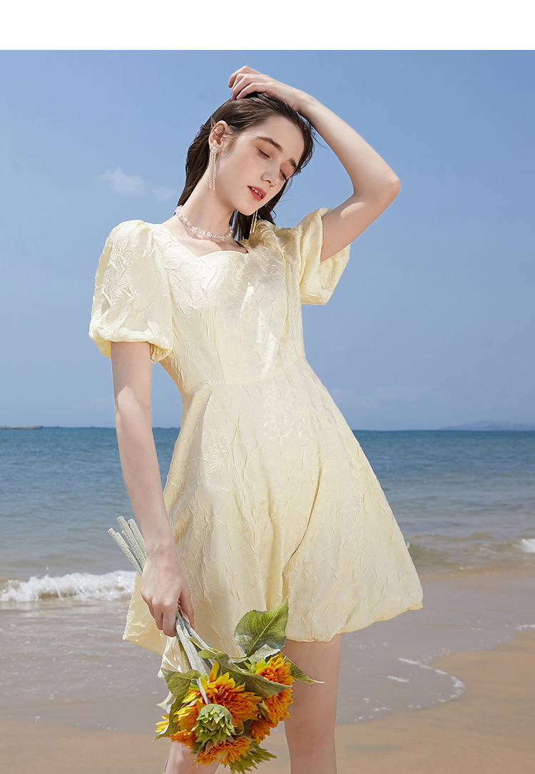 三彩2021夏季新款方领花苞袖连衣裙女高腰短款娃娃裙甜美 黄色 165