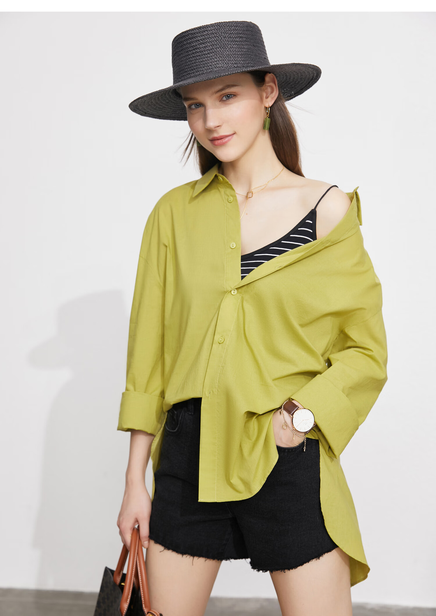 amii极简翻领落肩袖全棉衬衫女2021夏季新款宽松藏肉中长款上衣 米白