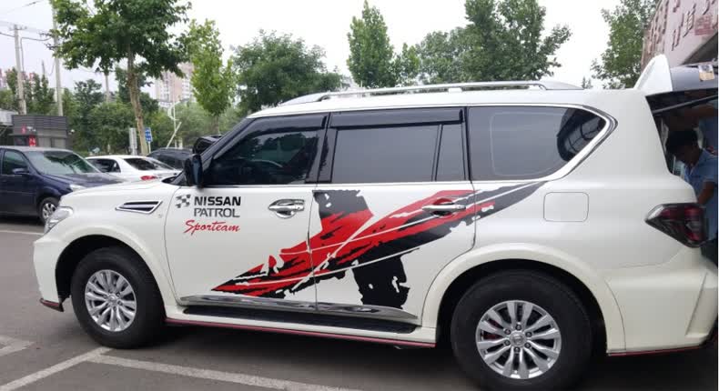 适用于途乐y62车身彩条装饰贴纸尼桑途乐车身拉花字母贴腰线贴改装车