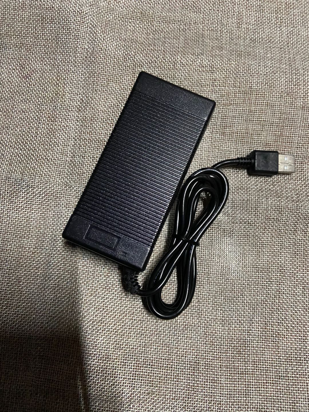 适用于jasion电动滑板车充电器24v29.