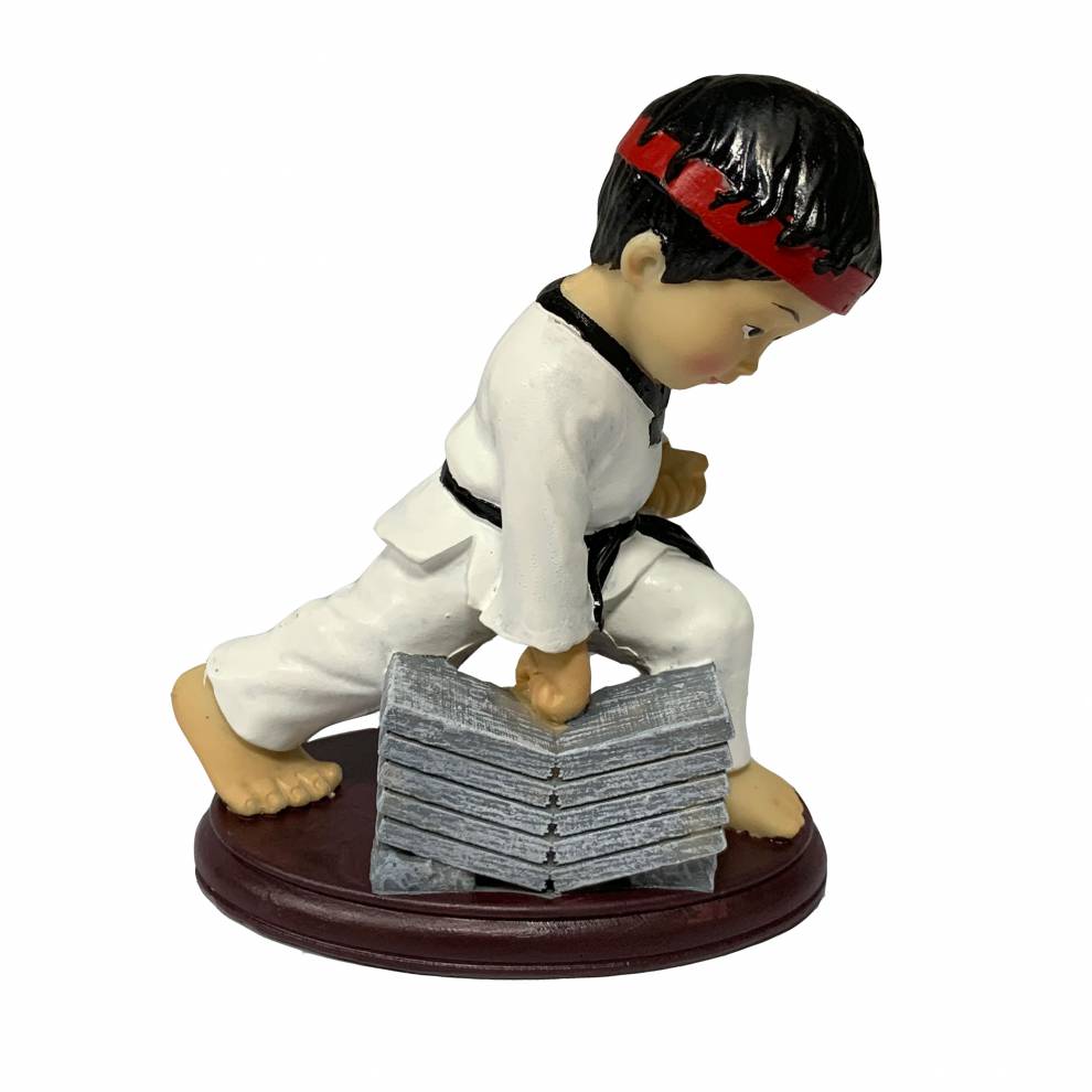 武术摆件 树脂工艺品小跆拳道人物模型女侧踢腿武术蛋糕装饰创意摆件