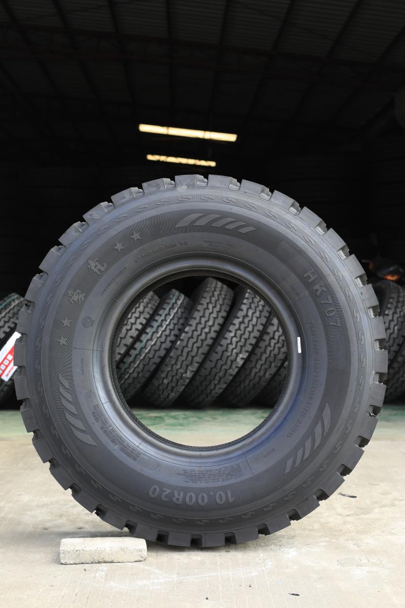 豪克货车轮胎750r16 825r16 825r20 900r20 1000r20全钢丝轮胎 825r16