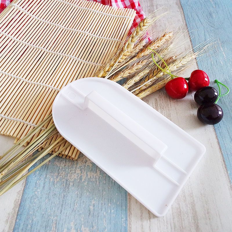 烘焙小工具塑料蛋糕刮刀切面刀梯形刮板煎饼挂面刀居家1个两用抹平器