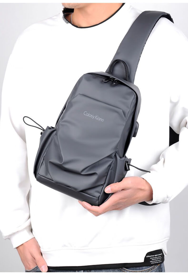 ck休闲男士胸包简约单肩斜挎包多功能潮牌斜背包小包潮流邮差包男包