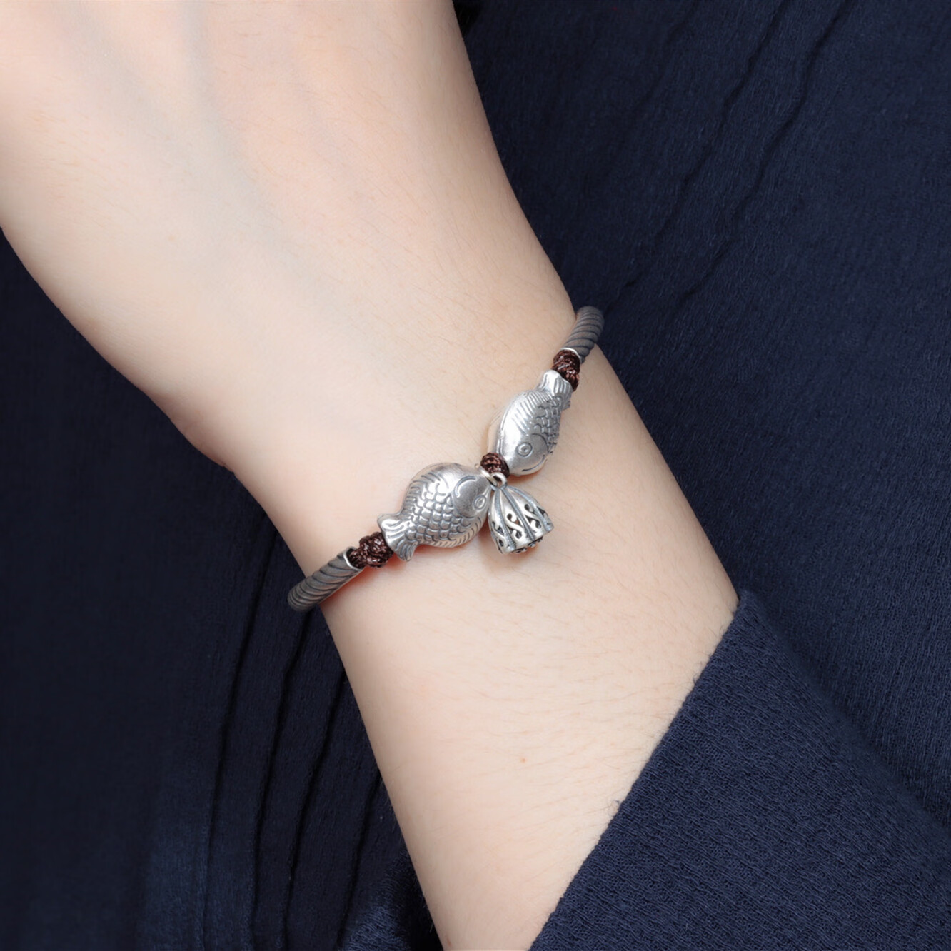 s999纯银双鱼莲蓬荷叶弯管手链纯银复古国风小鱼可调节鱼银手链女