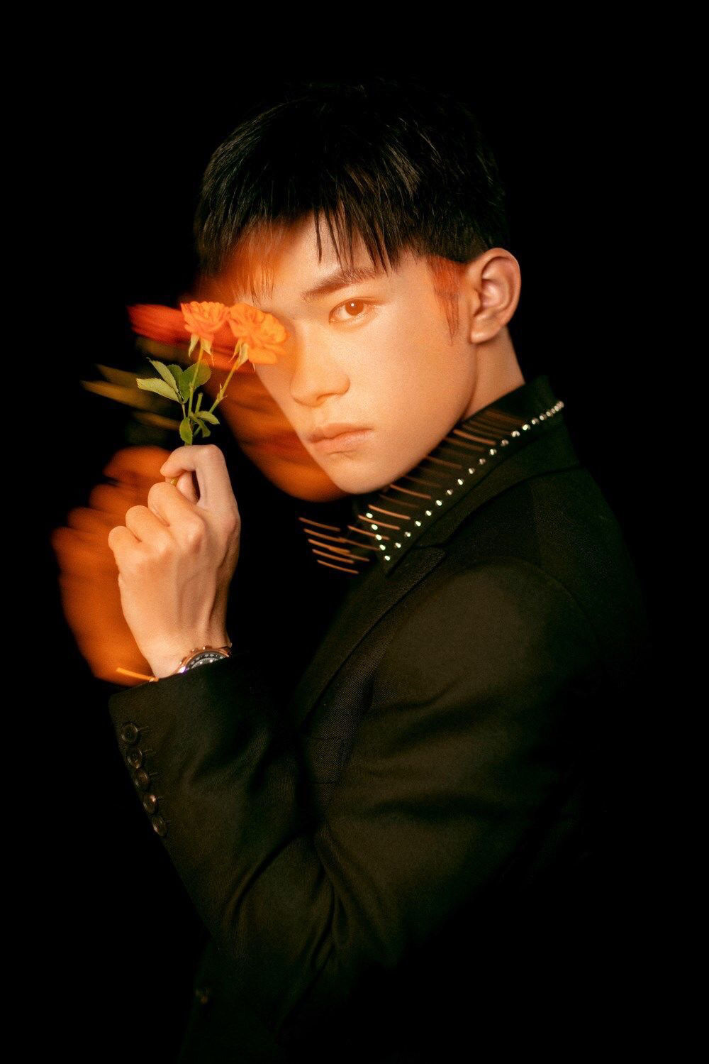 送你一朵小红花 易烊千玺同款小红花胸针可爱编织花朵发夹 小红花发夹