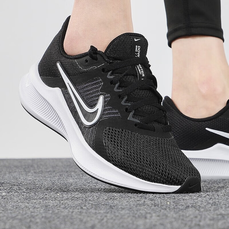 nike耐克跑步鞋女鞋 2021秋季经典款运动鞋缓震轻便潮流时尚休闲跑步