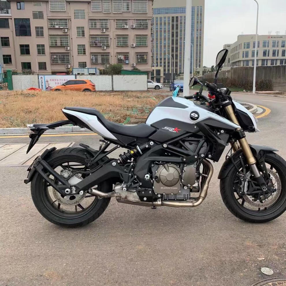 贝纳利适用钱江qj600 追600 赛600rr改装短尾牌照架 上移车牌架 调节