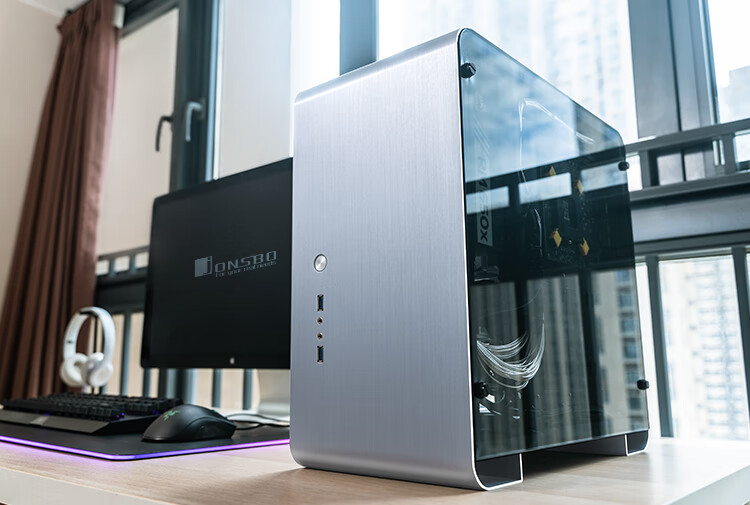 plus电脑小机箱 透明全透matx atx机箱台式全铝机箱 u4 plus 乔思伯光