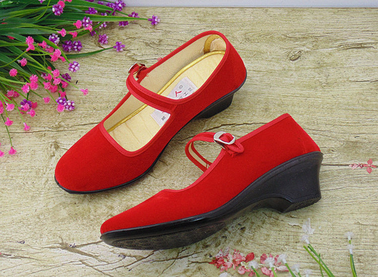 老北京布鞋女酒店服务员妈妈工作鞋一代大红色平绒舞蹈鞋子 厚底