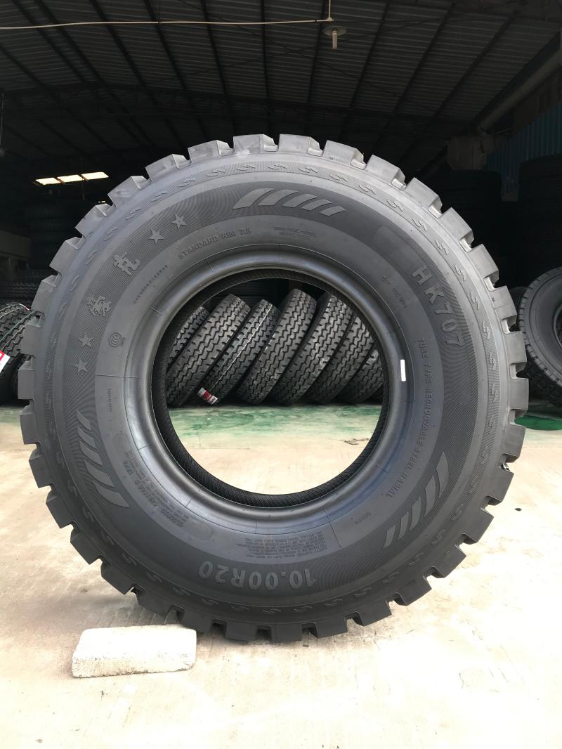 豪克货车轮胎750r16 825r16 825r20 900r20 1000r20全钢丝轮胎 900r20