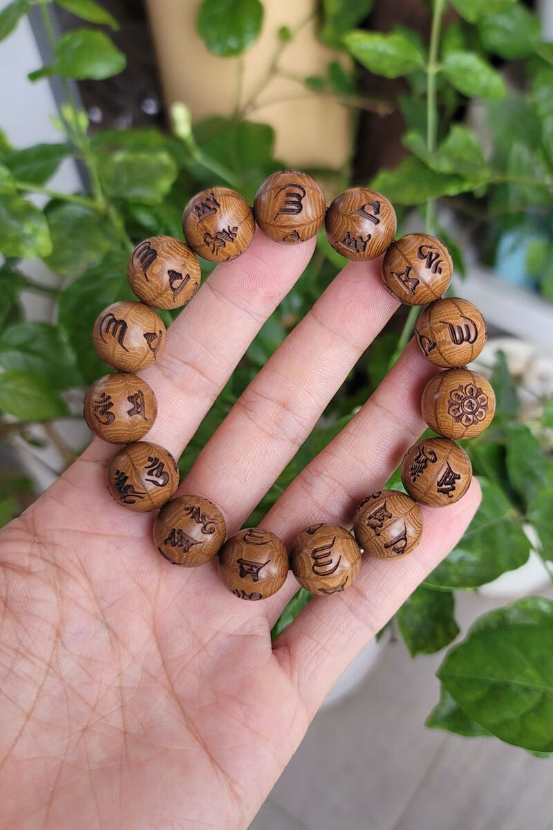 降龙木五台山六道木手串雕刻六字真言南无阿弥陀佛手链老料佛珠 15mm: