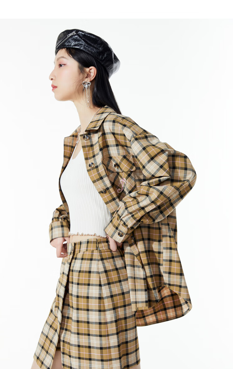 太平鸟女士时尚2021年春季新款衬衫式格纹外套上装女a1bba2a07 中性格