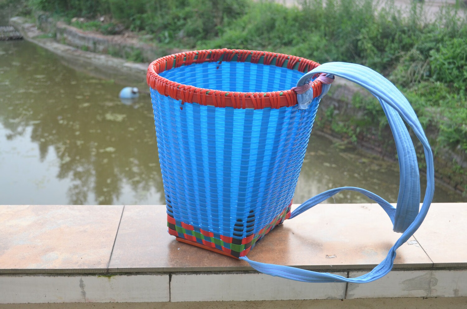 农家用成人买菜塑料大号背筐手工编织背箩竹筐篓收纳筐买菜采摘舞蹈