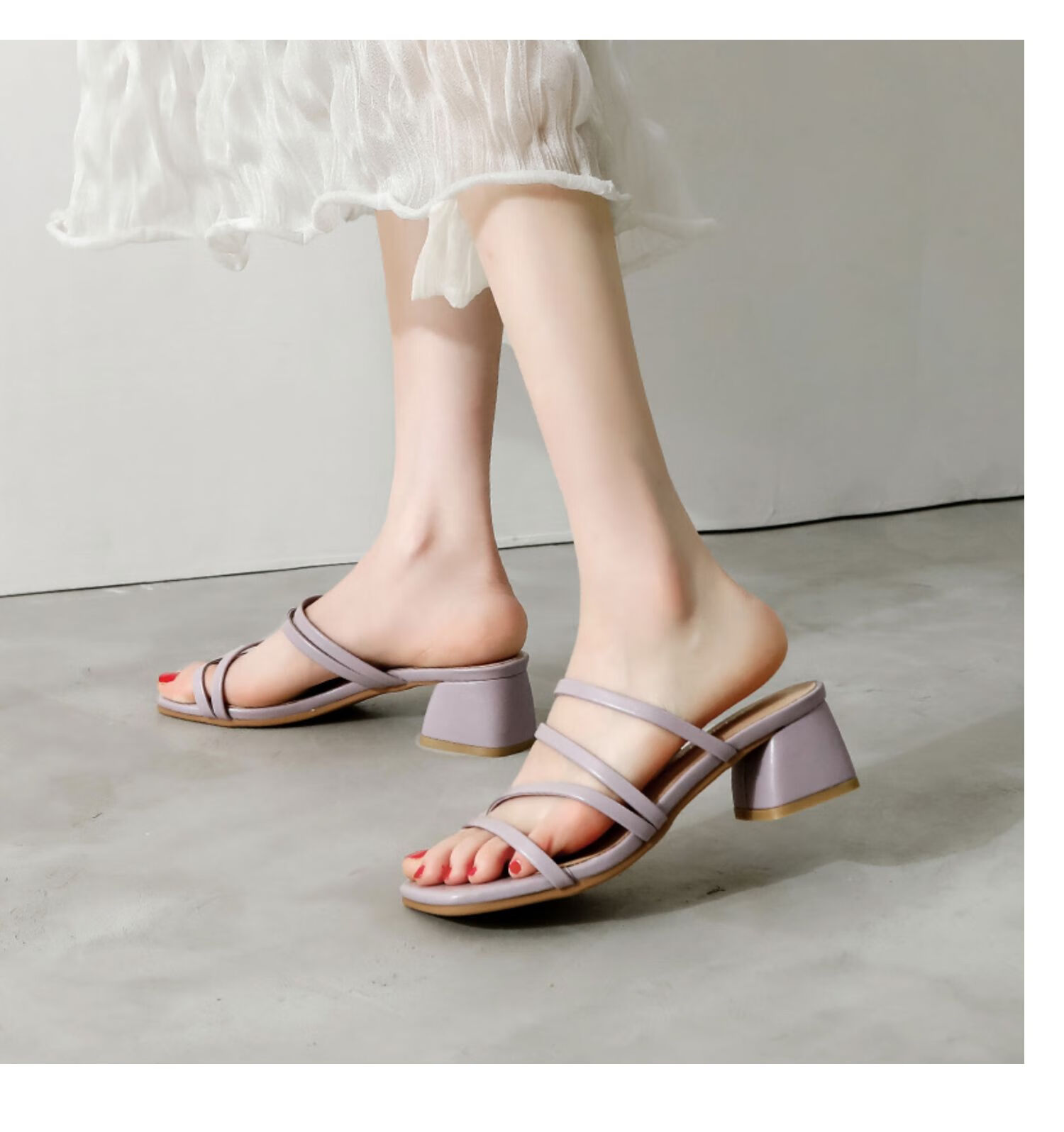 达芙妮拖鞋女夏外穿2021年新款时尚仙女风ins潮韩版沙滩中跟一字拖凉