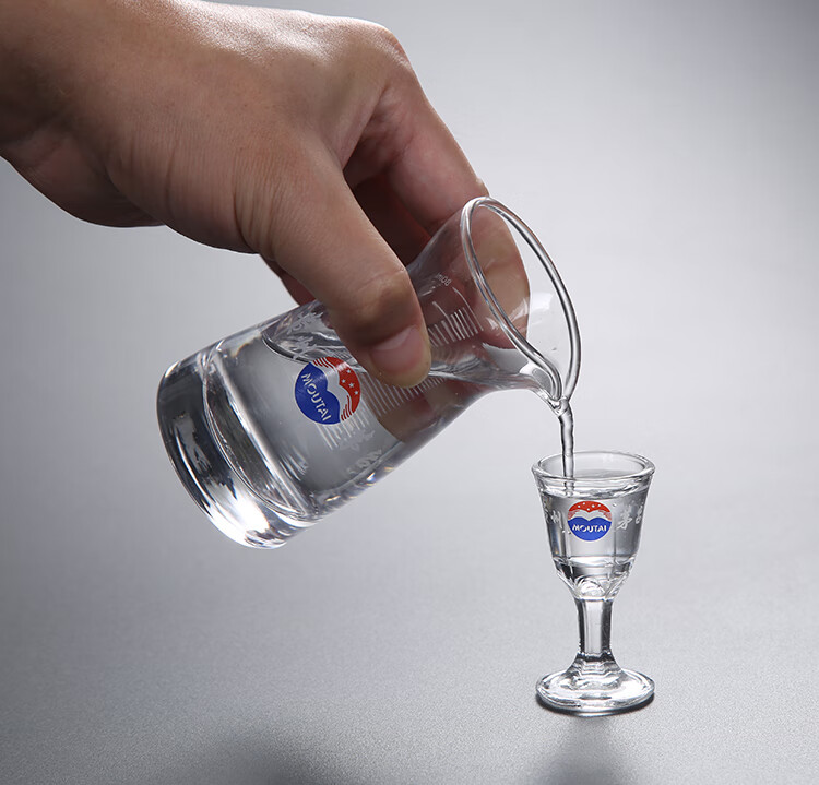 飞天茅台小酒杯酒具套装白酒杯烈酒杯水晶玻璃杯一口杯10ml分酒器6个