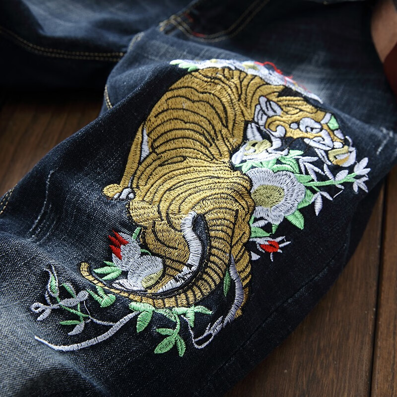 老虎图案刺绣牛仔裤男弹力韩版修身潮流小脚裤百搭显瘦绣花牛仔长裤