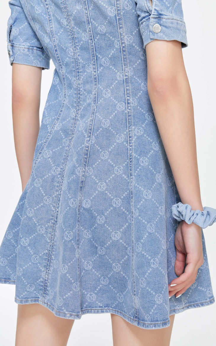 only2021春季新款时尚a字版型短款多纽扣牛仔连衣裙女121242020 j3