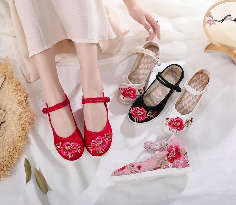 绣花鞋新款老北京布鞋女牛筋底民族风内增高女鞋妈妈广场舞蹈鞋子花魁