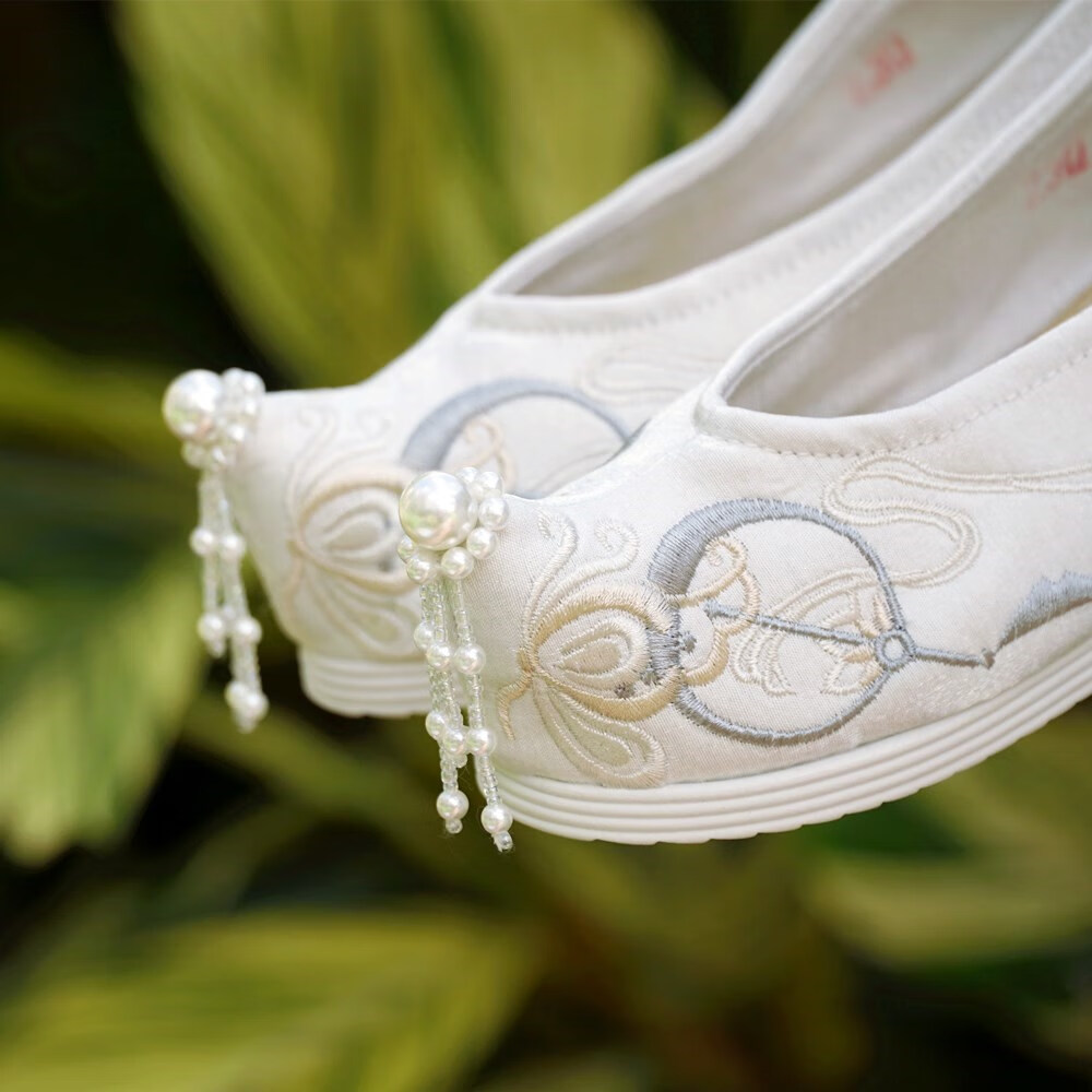 乔僖枫 古风鞋唯美 夏季原创搭配古风汉服鞋子女刺绣花布鞋内增高明制