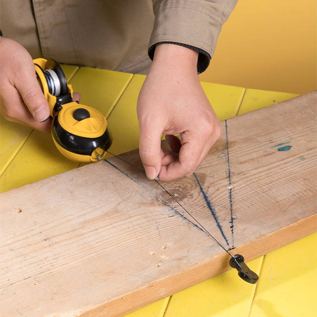 得力墨斗弹线木工自动划线器工地放线专用耐摔手动自动收线dl23dl2315
