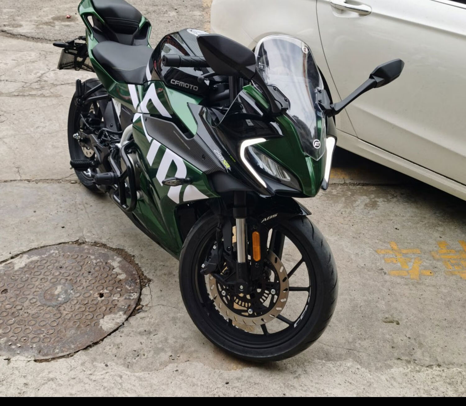 22款春风250sr贴纸个性改装贴花前脸贴花改色车壳字母贴纸拉花 前脸v