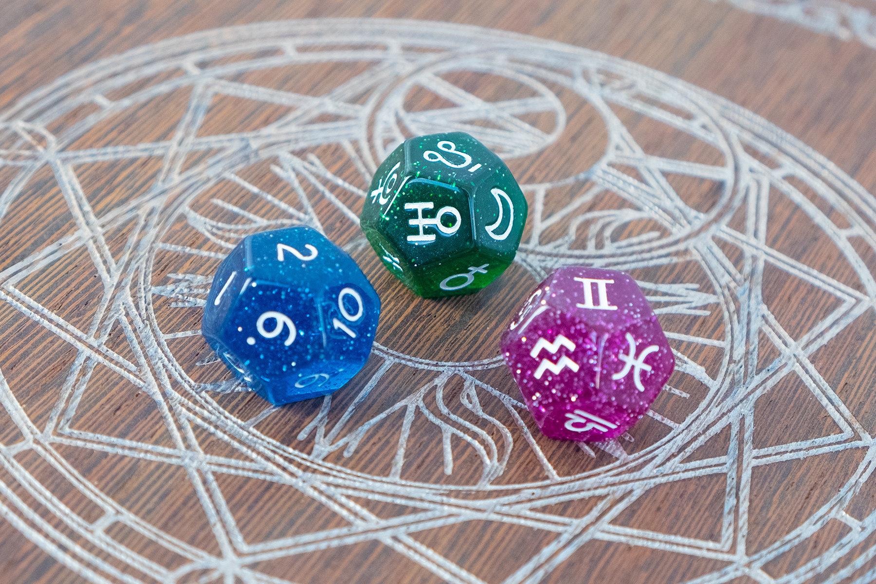 五芒星投掷垫  名称:占星骰子 尺寸:20毫米 材质:亚克力