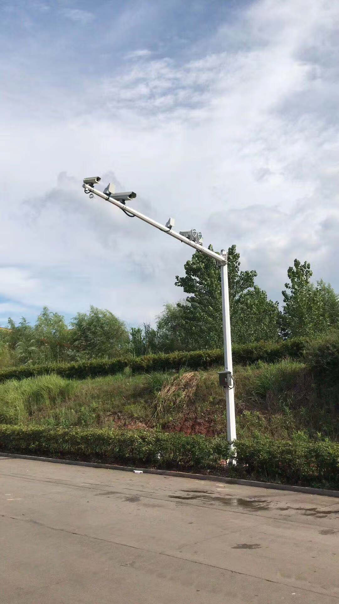 室外道路八角杆监控立杆62f72f8米9立柱交通信号卡口杆标志标牌f杆5