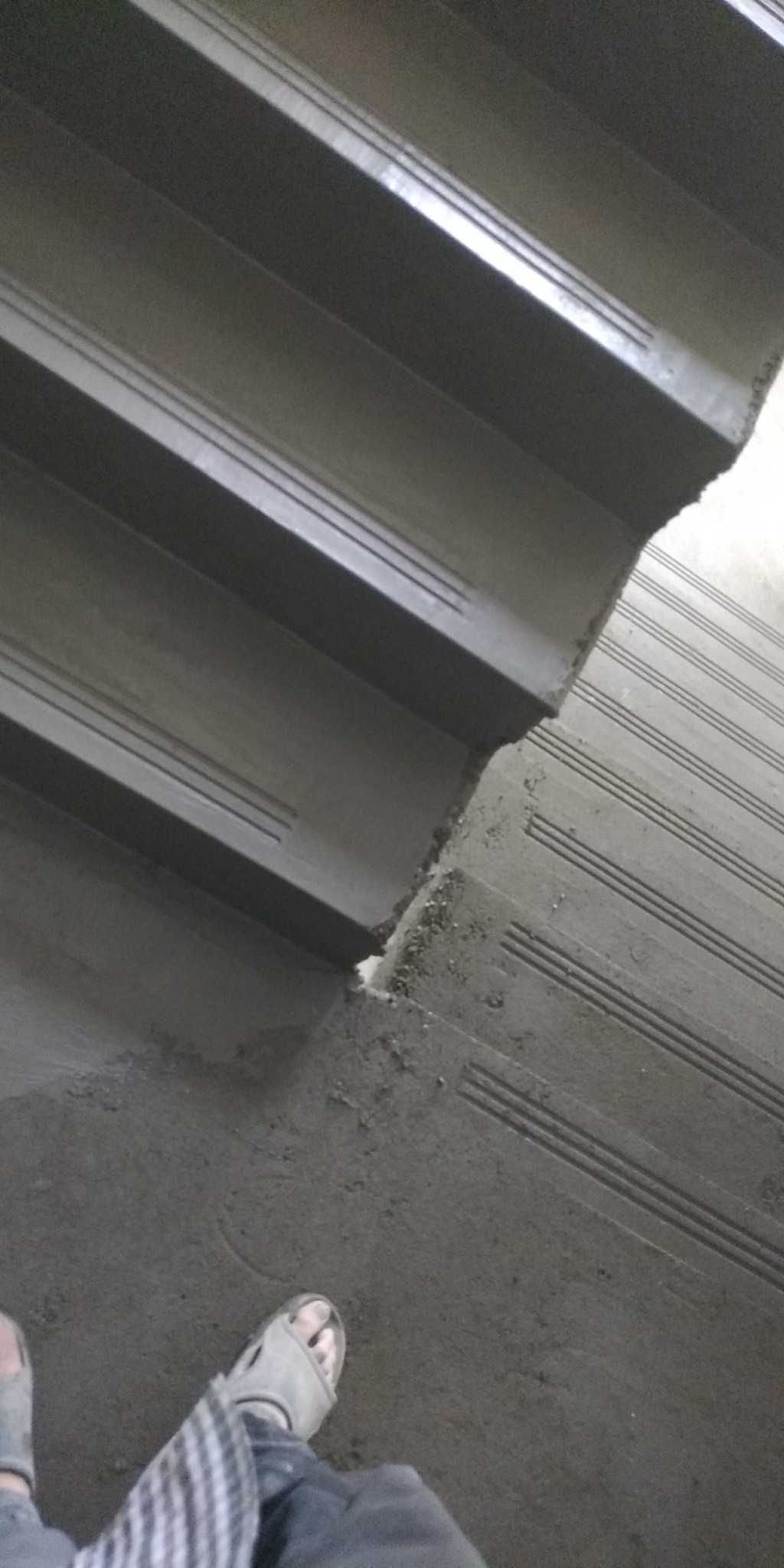 楼梯的工具粉刷踏步防滑条神器两道防滑槽三道防滑条水泥砂浆防滑条