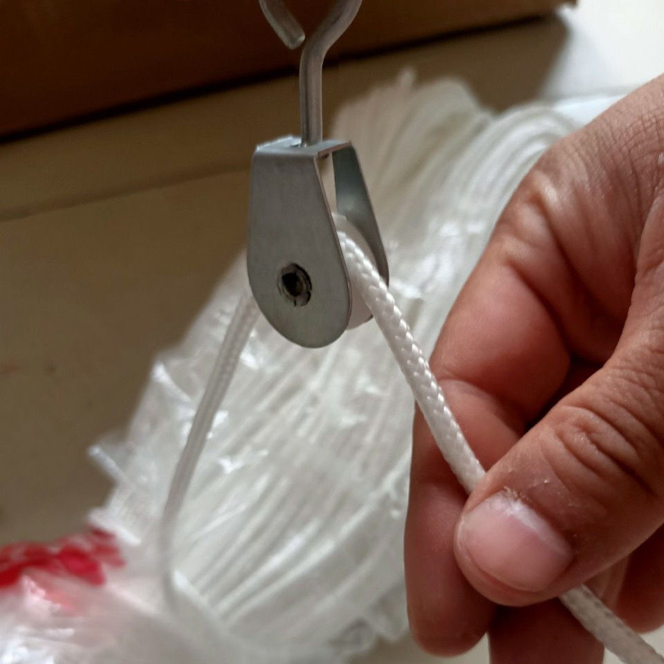 君闵 蔬菜大棚放风滑轮 镀锌铸铁塑料大棚滑轮 放风口尼龙小滑轮 吊轮