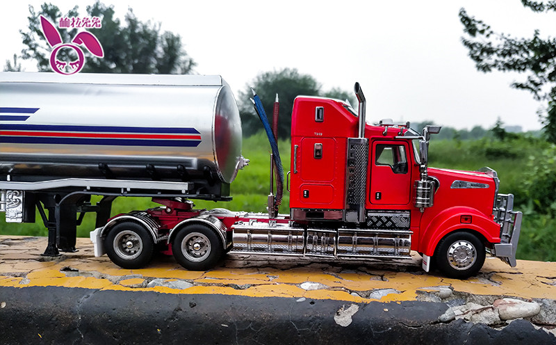 132大型卡车货柜车模型合金肯沃斯拖头油罐车精细版玩家收藏款稀缺车