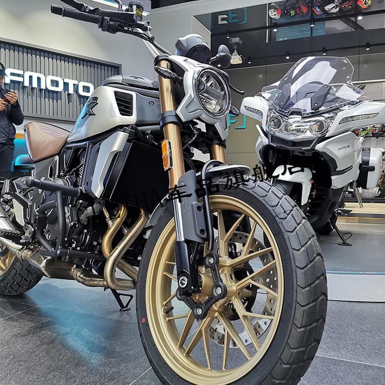 用于春风700clx摩托车保险杠 竞技 防摔杠复古边包 边箱 改装配件