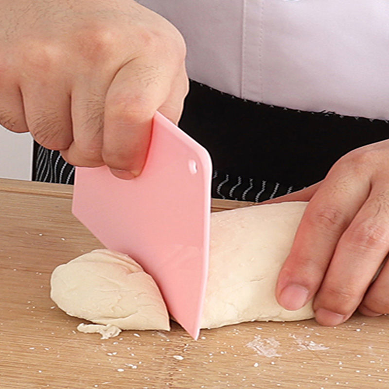 烘焙小工具塑料蛋糕刮刀切面刀梯形刮板煎饼挂面刀居家1个两用抹平器