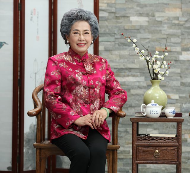 l品牌: 表兮 商品名称:表兮 礼物妈妈唐装女上衣中老年奶奶装缎子面