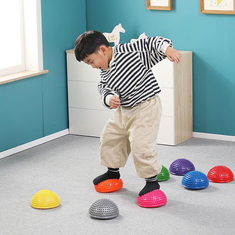 定制平衡球脚踩儿童半圆感统训练器材早教过河石榴莲球幼儿园玩具菠萝