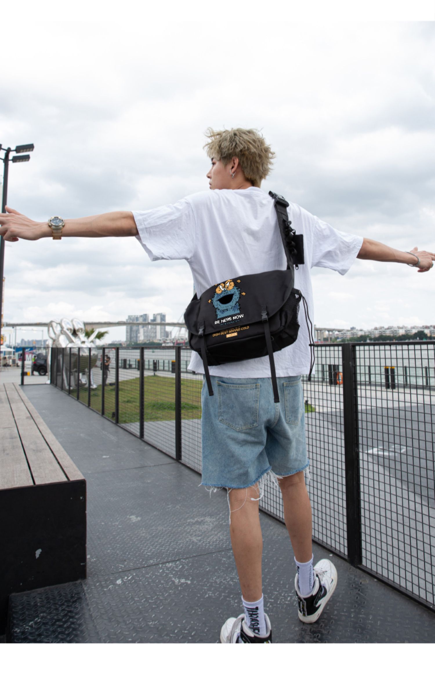 弗罗猫芝麻街欧美潮牌个性潮流时尚青年青少年学生单肩包斜挎包男生